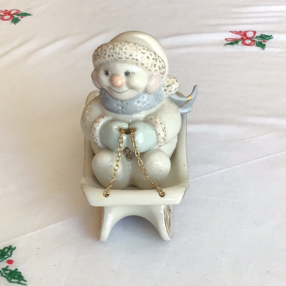 Lenox Snowman Collection. Snowman in Sleigh Votive.